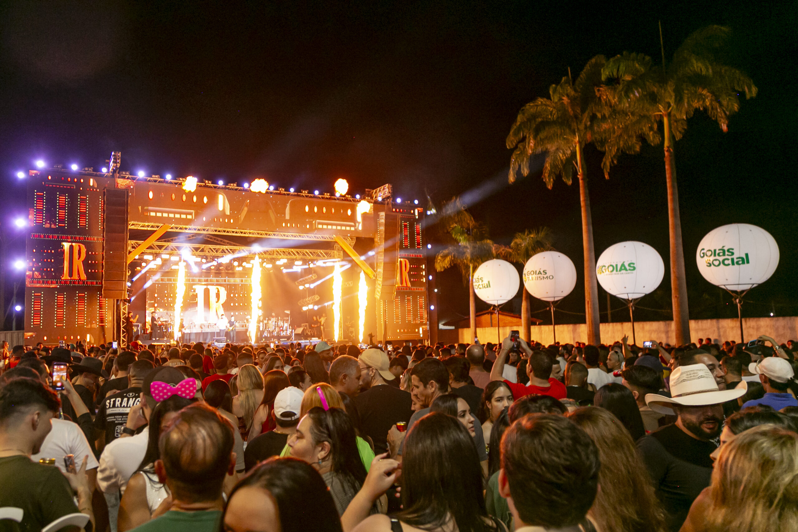 Três Ranchos abre o Carnaval 2026 com grande público e show de Israel & Rodolffo