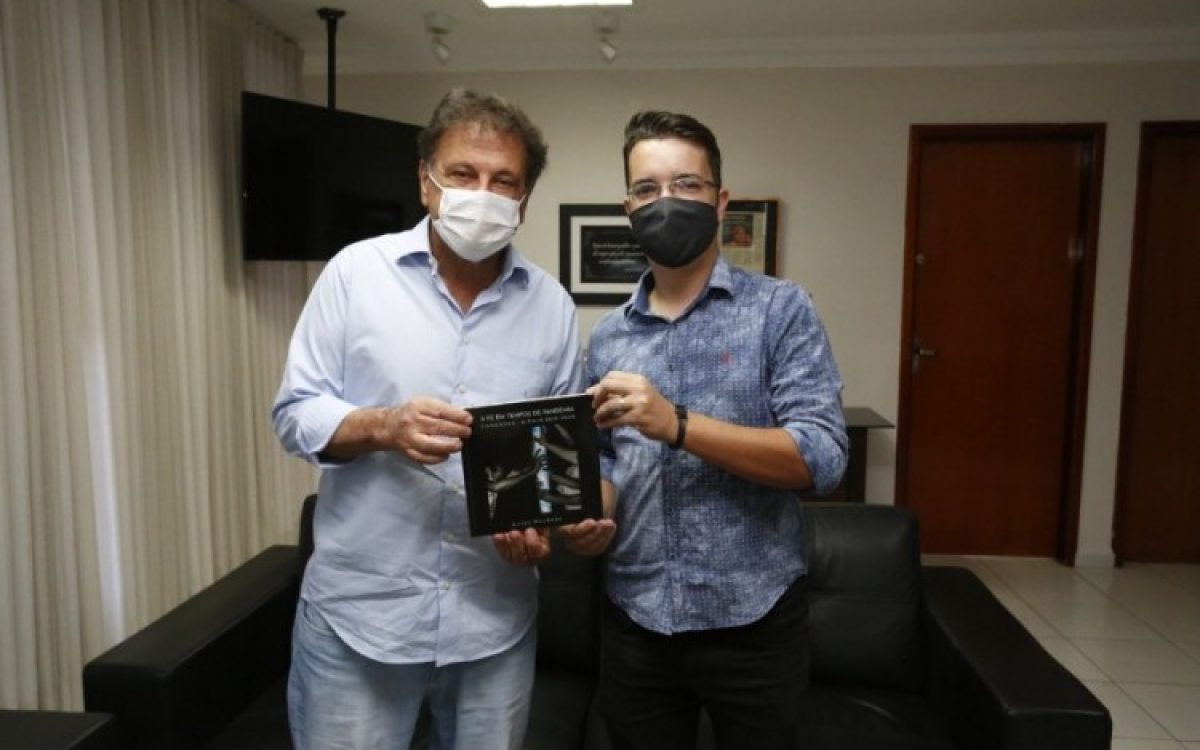 Com apoio da Prefeitura de Catalão, fotógrafo lança livro “A fé em tempos de Pandemia”