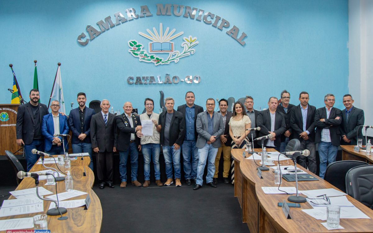 Catalão: De autoria do vereador Sargento Anísio Pereira, fotógrafo Lucas Machado recebe Moção de Aplausos por trabalho de destaque nas Congadas do município