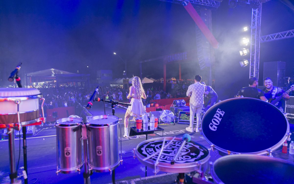 #TBT | Lucas & Bárbara e Pedro Volt levantam multidão no terceiro dia do Carna Três Ranchos 2026